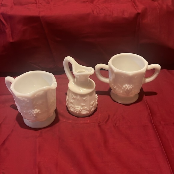 11 Piece Vintage Tea Set with sugar dish, creamer - Picture 2 of 15